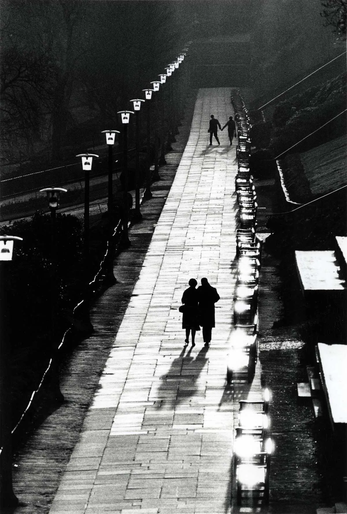 Robert Blomfield, Couples, Princes Street Gardens, Edinburgh, 1966. © the artist