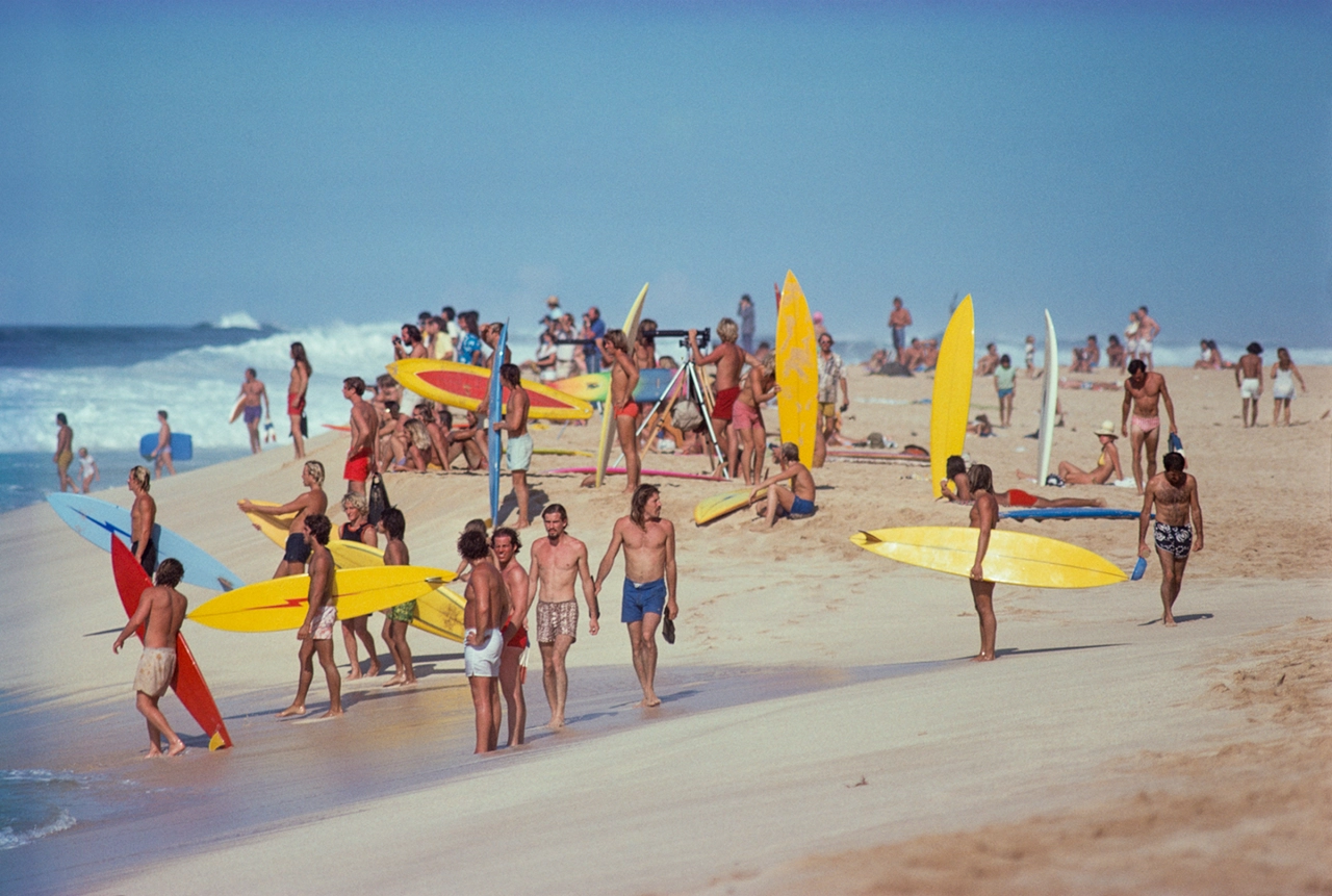 Pipeline, Oahu, Hawaii 1975 – Photo © Jeff Divine