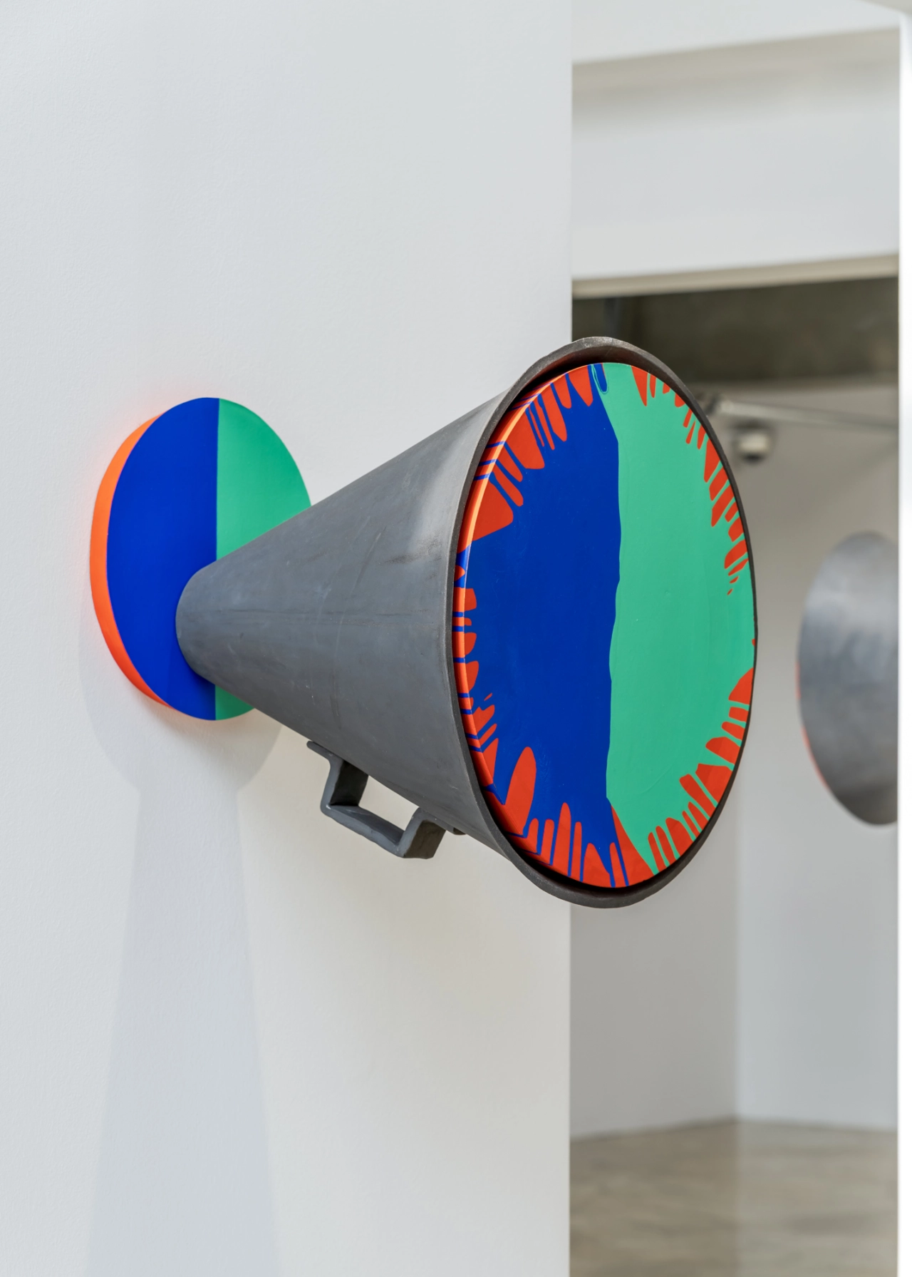 Spoiler (blue/green), 2021 © Emma Hart
