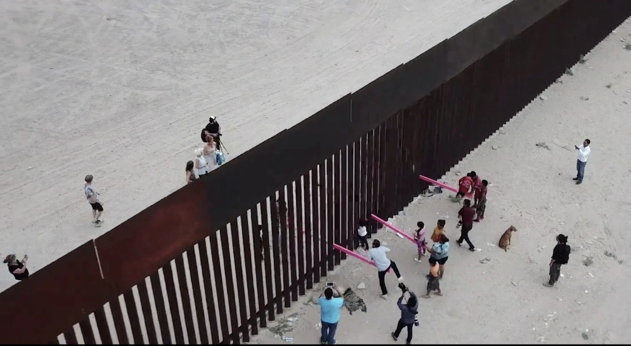 Image Credit: Teeter-Totter Wall designed by architects Ronald Rael and Virginia San Fratello with Colectivo Chopeke