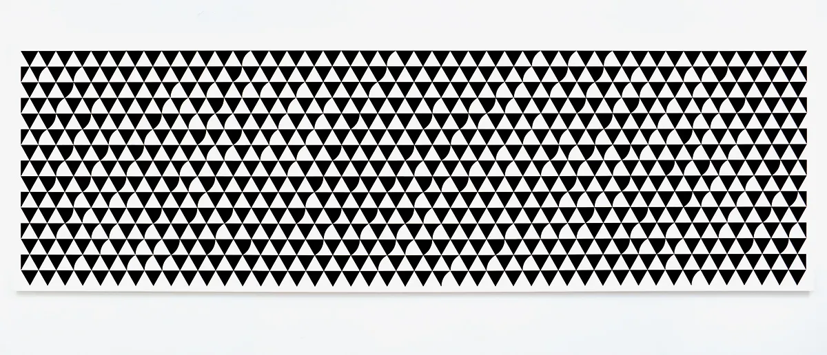 Bridget Riley Cascando 2015 Acrylic on polyester 55 1/4 x 180 7/8 inches 140.5 x 459.2 cm Bridget Riley © Bridget Riley 2017, all rights reserved. Courtesy David Zwirner, New York/London