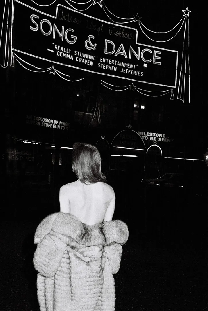 'Song and Dance from the series London By Night', Image by Tish Murtha © Ella Murtha