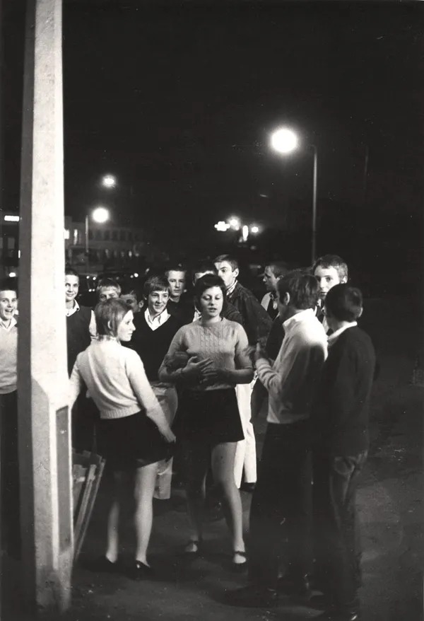 'Mods on the street, Borehamwood', Terry Spencer © Cara Spencer