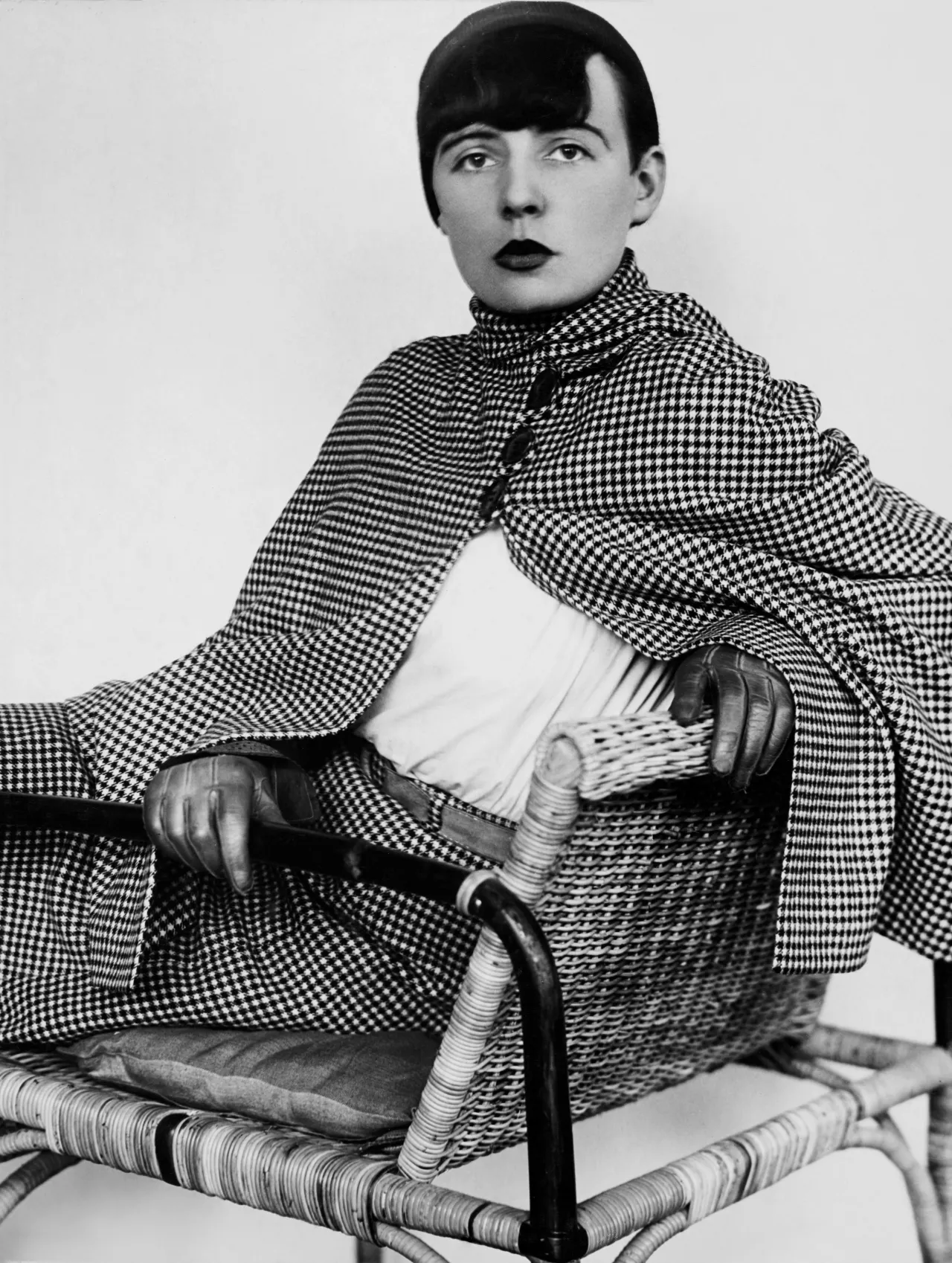 Annelise Kretschmer: Elisabeth Kadow, portrait en face, c. 1929. Photo © Museum Folkwang Essen/ARTOTHEK