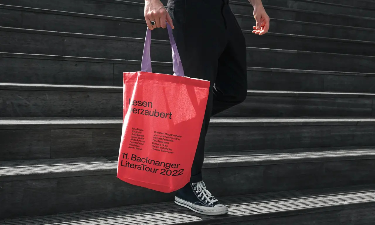 Neue Montreal by [Pangram Pangram](https://pangrampangram.com/blogs/font-in-use/litera-tour-case). Work by [Papa Tom Studios](https://papatom.studio/projekte/visuelle-identitat-fur-deutschlands-grosstes-kinder-und-jugendliteraturfestival)