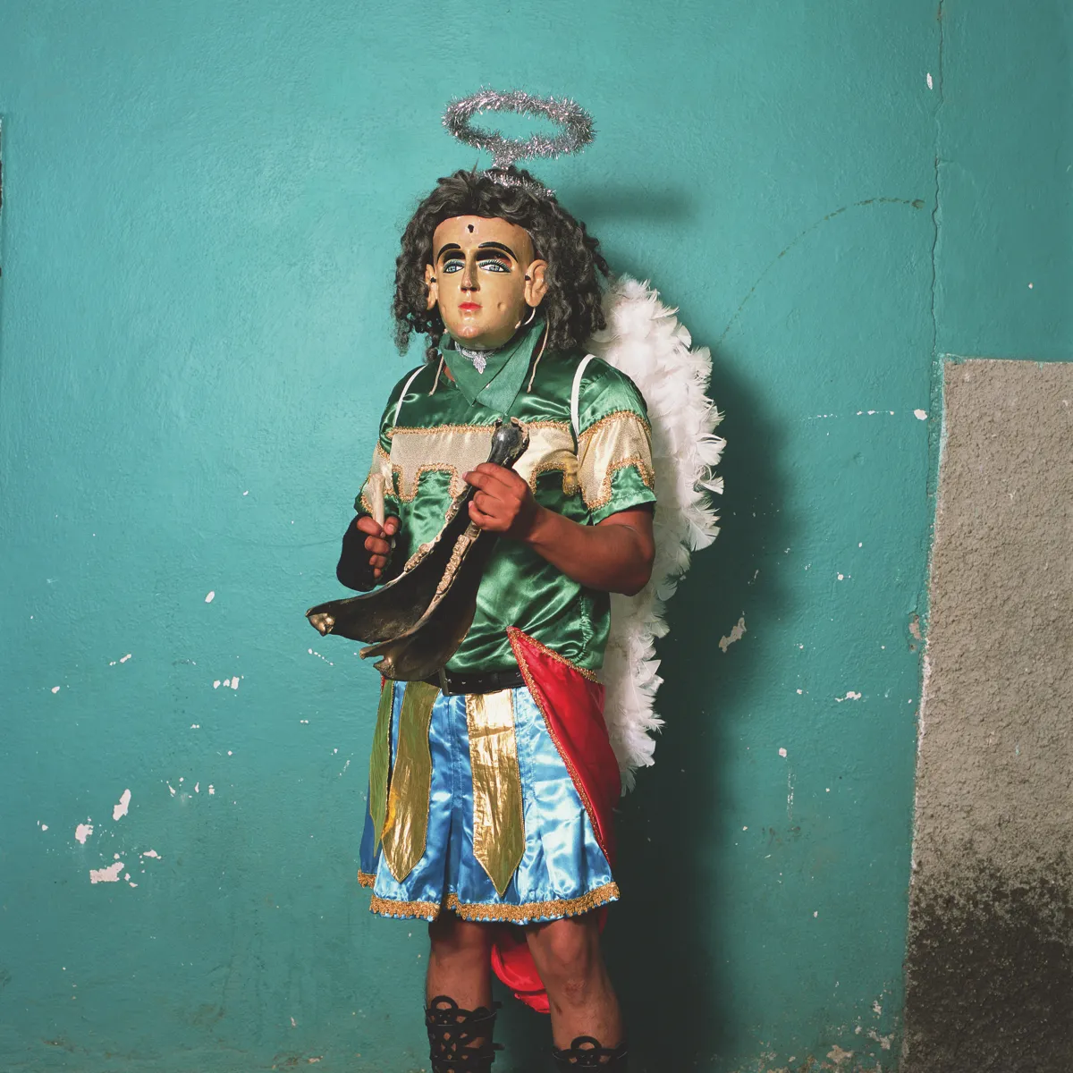Angel with Charrasca – Equine Jawbone Instrument, Mochitlán  2017 © Phyllis Galembo: Mexico Masks & Rituals