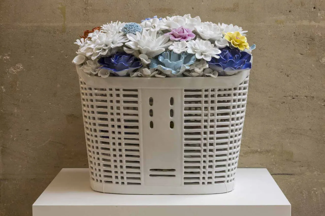 Bicycle Basket with Flowers in Porcelain, 2015, porcelain, 35 x 28 x 33 cm © Studio Ai Weiwei