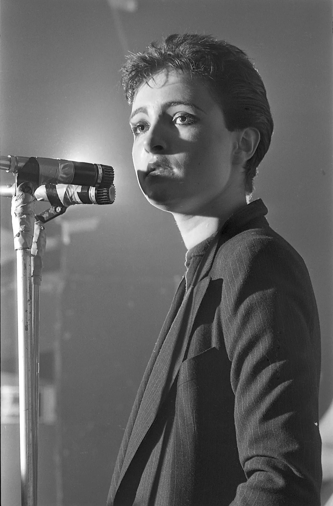 Siouxsie Sioux plays her first ever gig at the 1976 Punk Special by Barry Plummer