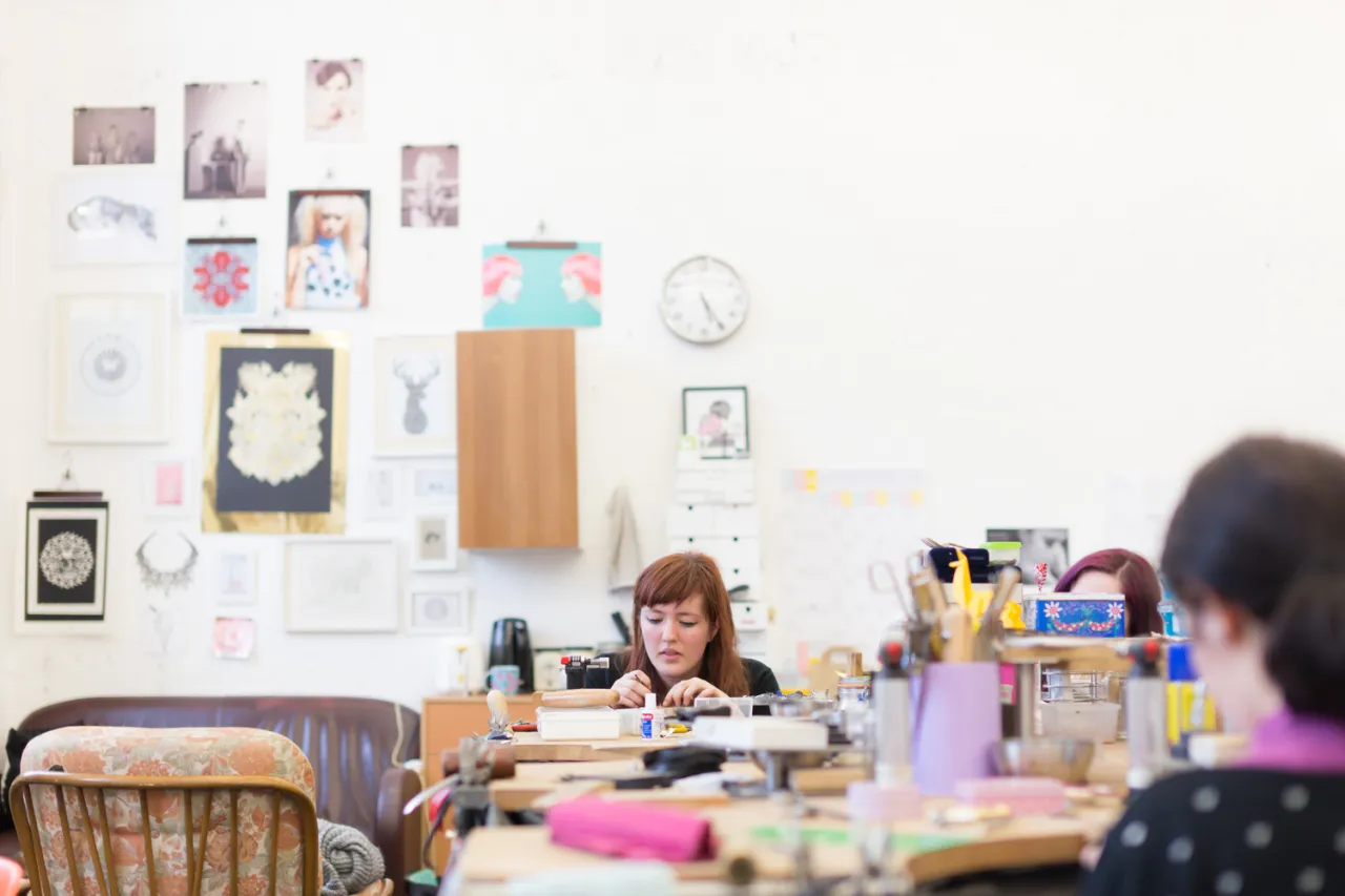 [Vanilla Ink](http://vanillainkstudios.co.uk/) – an incubator for other jewellers