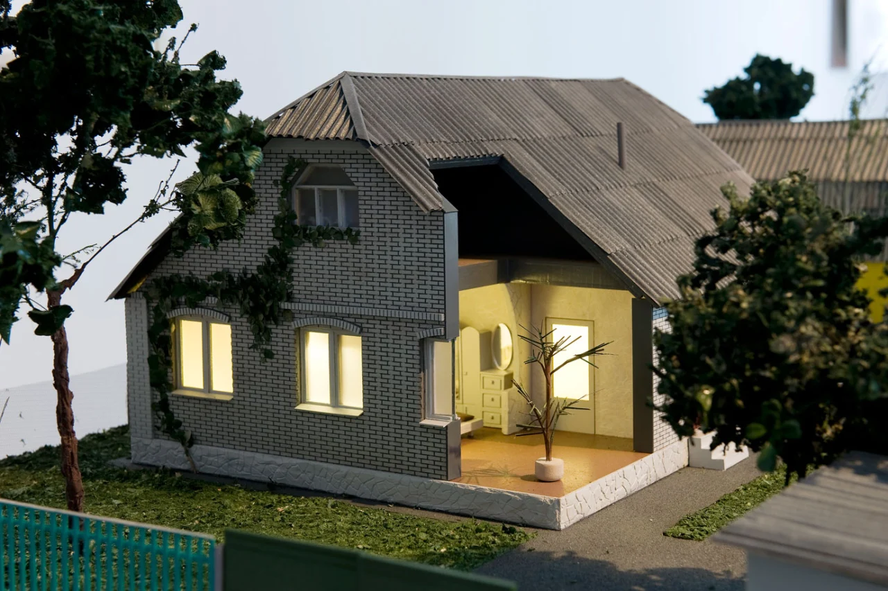 Оpen Group (8) - Yuriy Biley, Stanislav Turina, Pavlo Kovach and Anton Varga). Backyard, 2015. Video installation, video 55' 11", video 85' 21", architectural models. Courtesy of the authors.