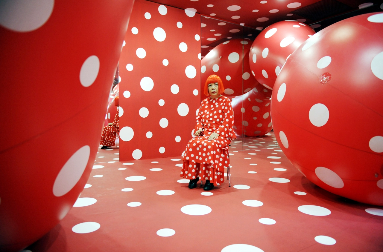 Yayoi Kusama and Dots Obsession, 1996-2011 Installation view_ The Watari Museum of Contemporary Art, Tokyo. © YAYOI KUSAMA. Courtesy of Ota Fine Arts, Victoria Miro and David Zwirner.